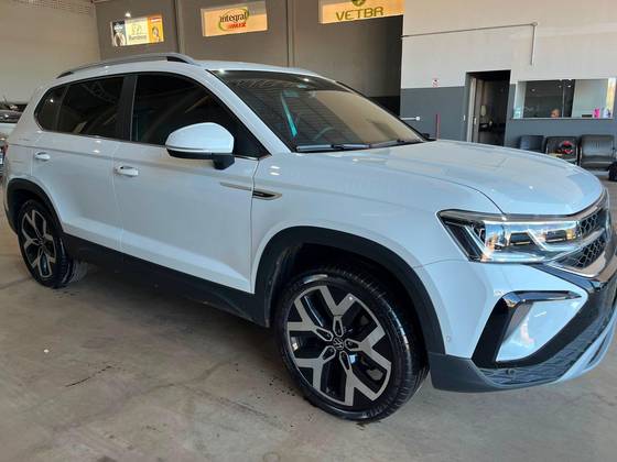 VOLKSWAGEN TAOS 1.4 250 TSI TOTAL FLEX HIGHLINE AUTOMÁTICO VOLKSWAGEN TAOS 1.4 250 TSI TOTAL FLEX HIGHLINE AUTOMÁTICO